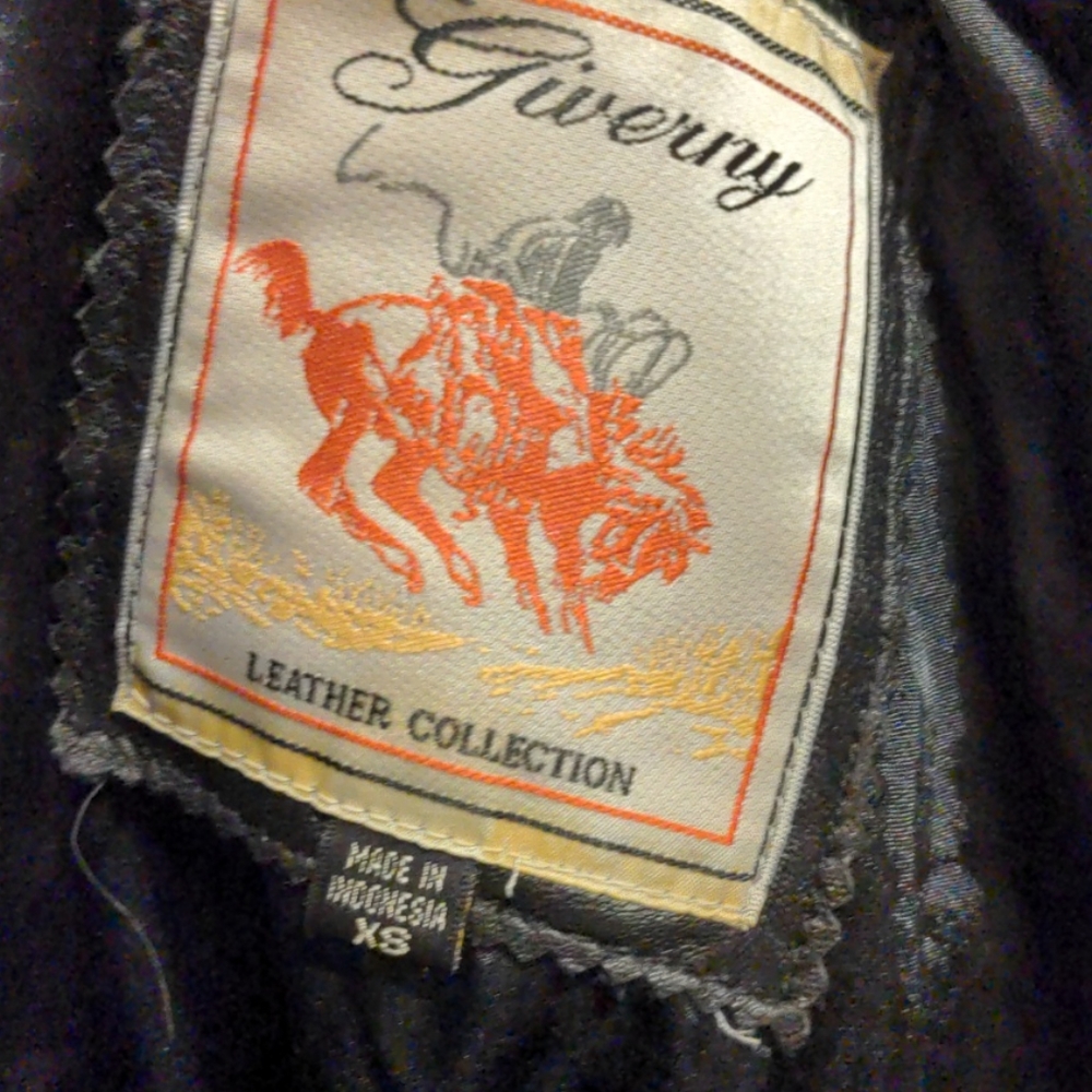 Leather jacket - Picture 3 of 3